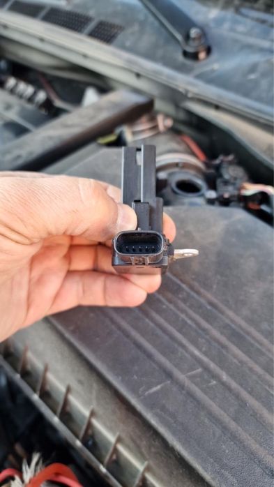 Продам датчик массового расхода воздуха