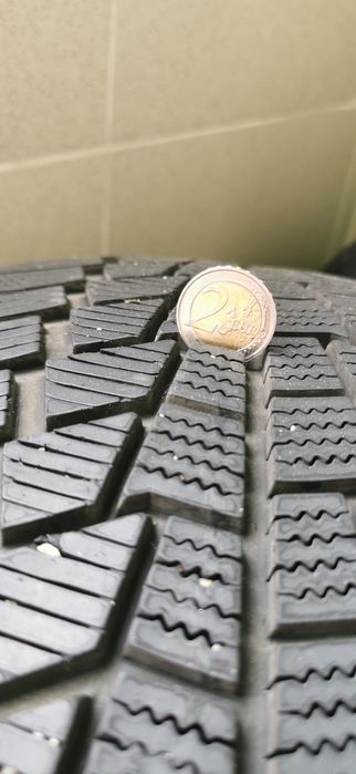 Продавам зимни гуми Gislaved 225/40/18.