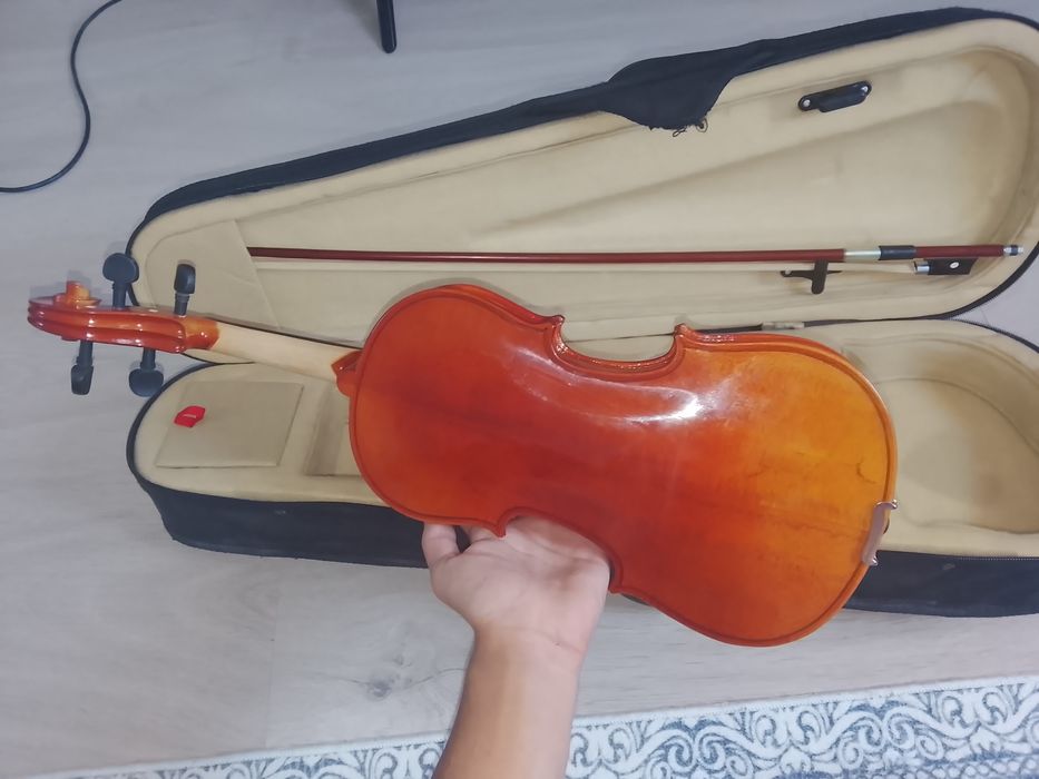 De vânzare vioara