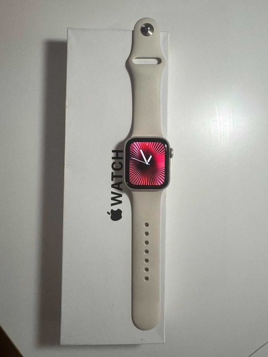Смарт-часы Apple Watch SE GPS Gen.2 2024 S/M 40 мм бежевый