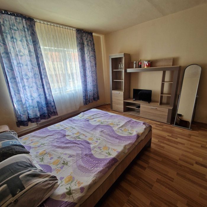 Garsoniera de inchiriat