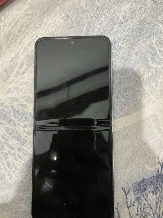 Samsung z flip 5 за части