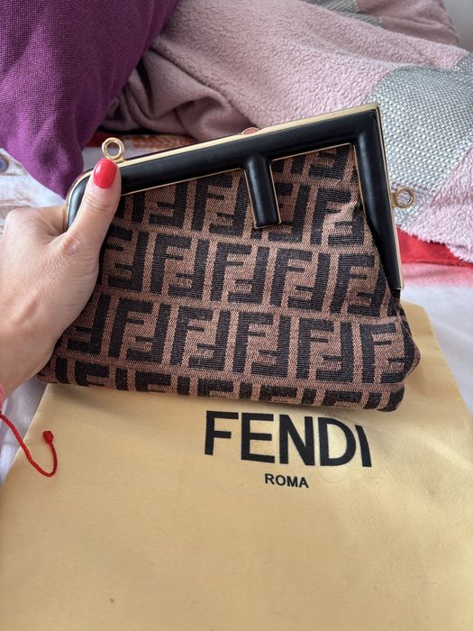 Geanta Fendi superba