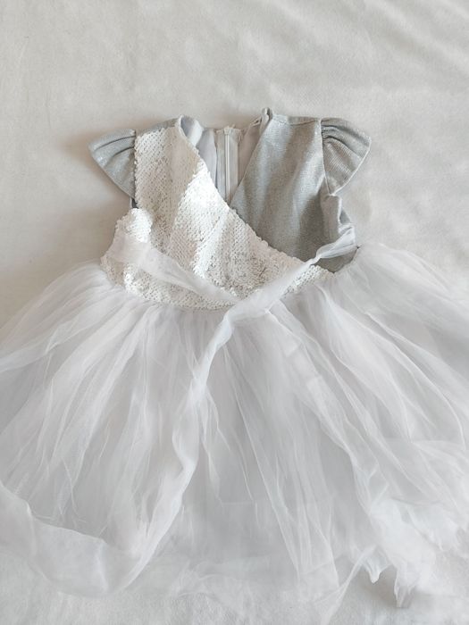 Нарядное белое платье 104-110