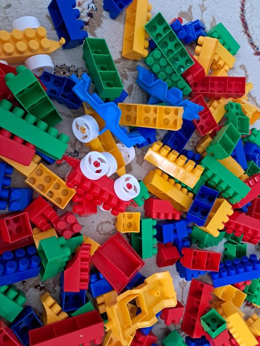 Конструктор 172 детали.