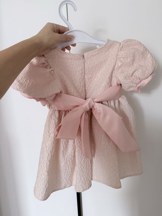 Продам платье для девочки