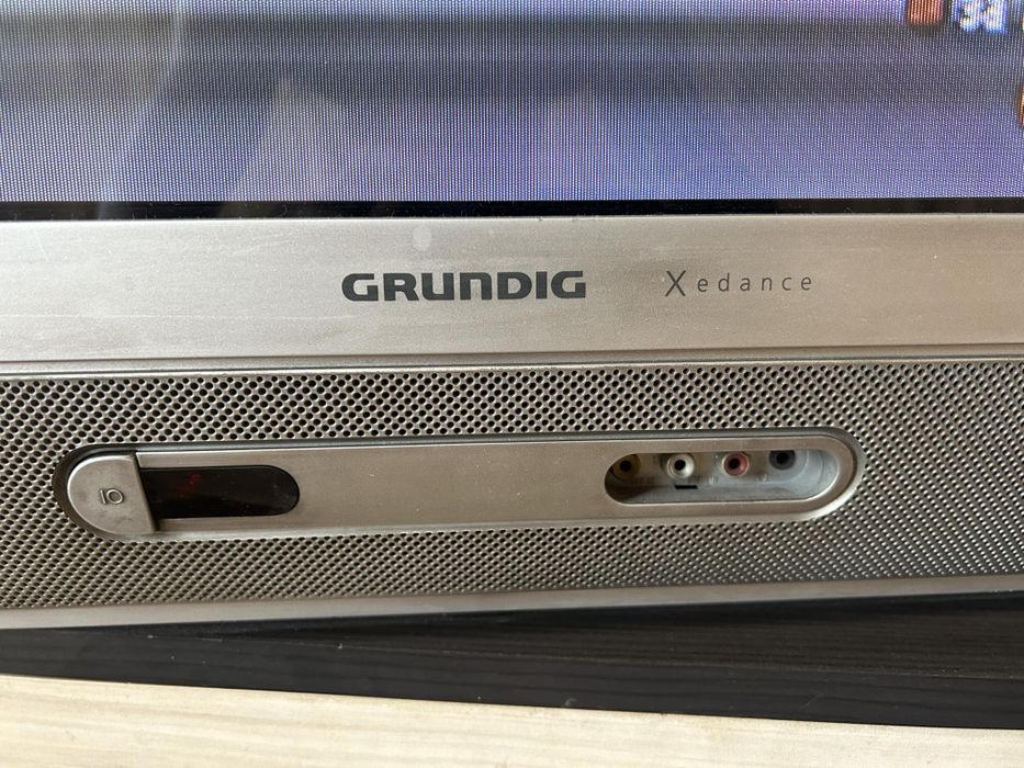 Работещ телевизор Grundig Xedance 29"