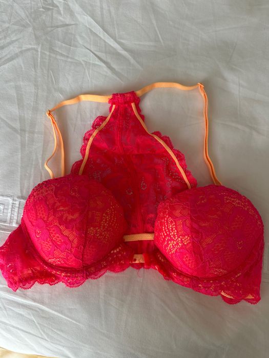 Сутиен Victoria’s Secret push-up “bralette”