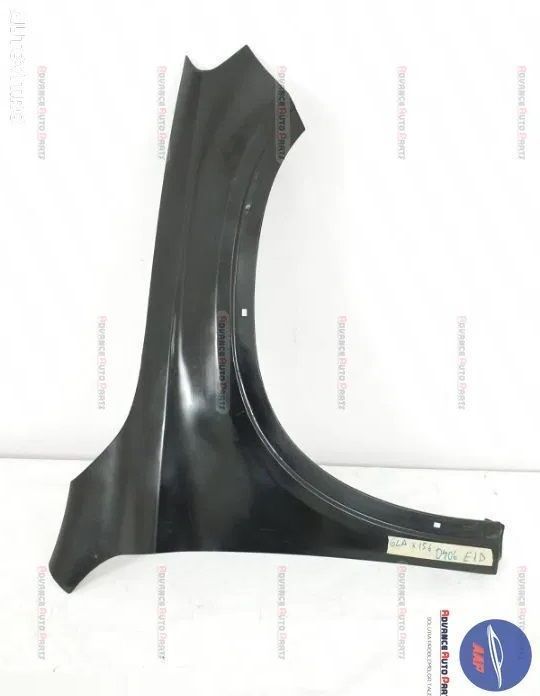 Десен калник в добро състояние Мерцедес-Бенц / Mercedes-Benz GLA-Class