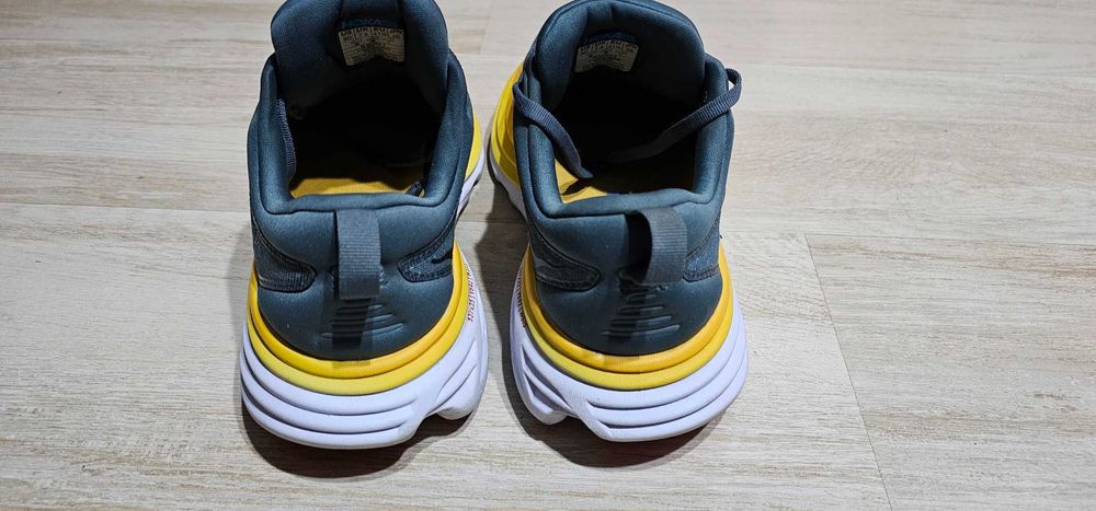 Маратонки HOKA BONDI 8