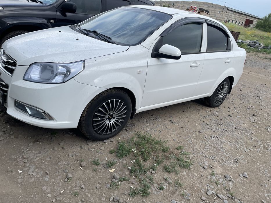 Сдам в аренду (авто ) автомобиль  (машину)  :)