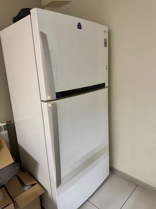 Продам Холодильник LG