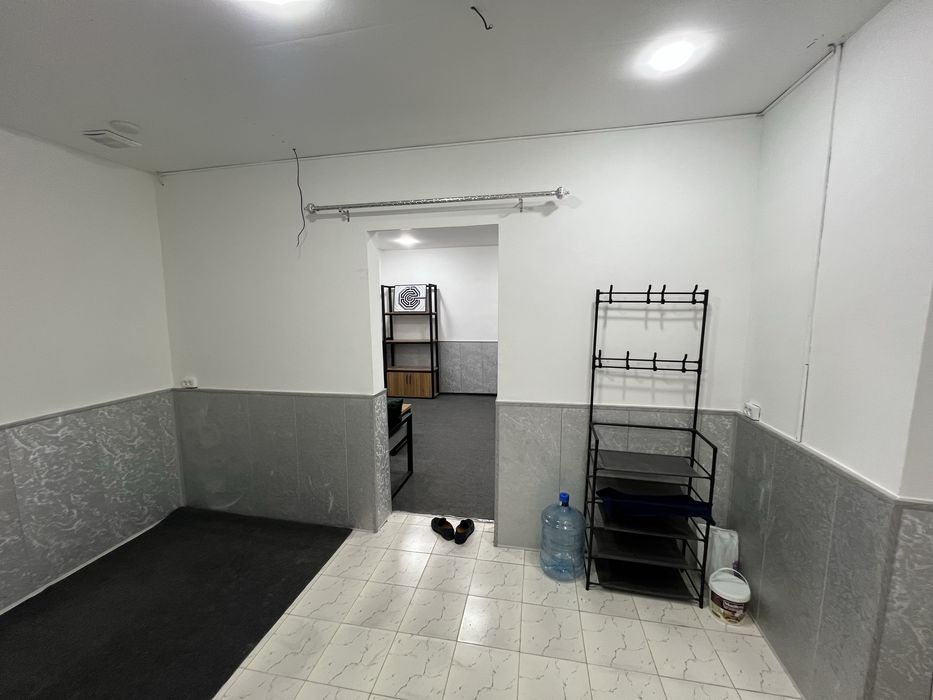 Аренда под офис АкфаМедЛайн, недалеко метро Беруний 28м2 2 комната