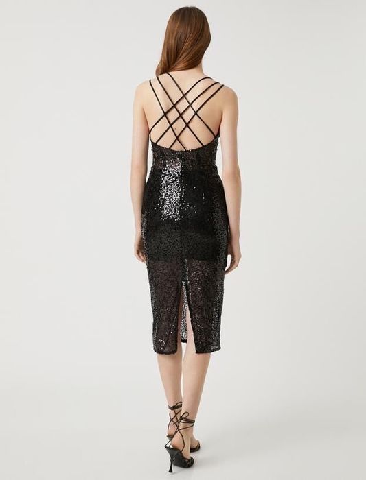 Черна рокля на паети, размер М