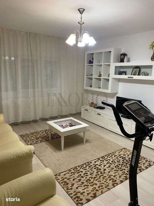 Apartament cu 3 camere / Panduri / Decomandat