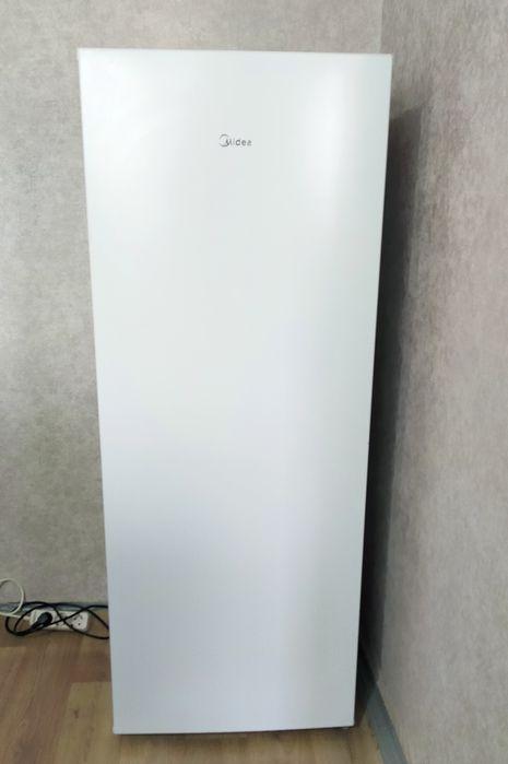 Морозильник Midea 140/55см 180л объем