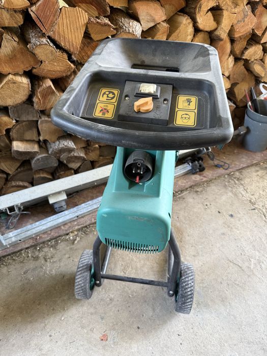 Дробилка за клони Bosch AXT 2200