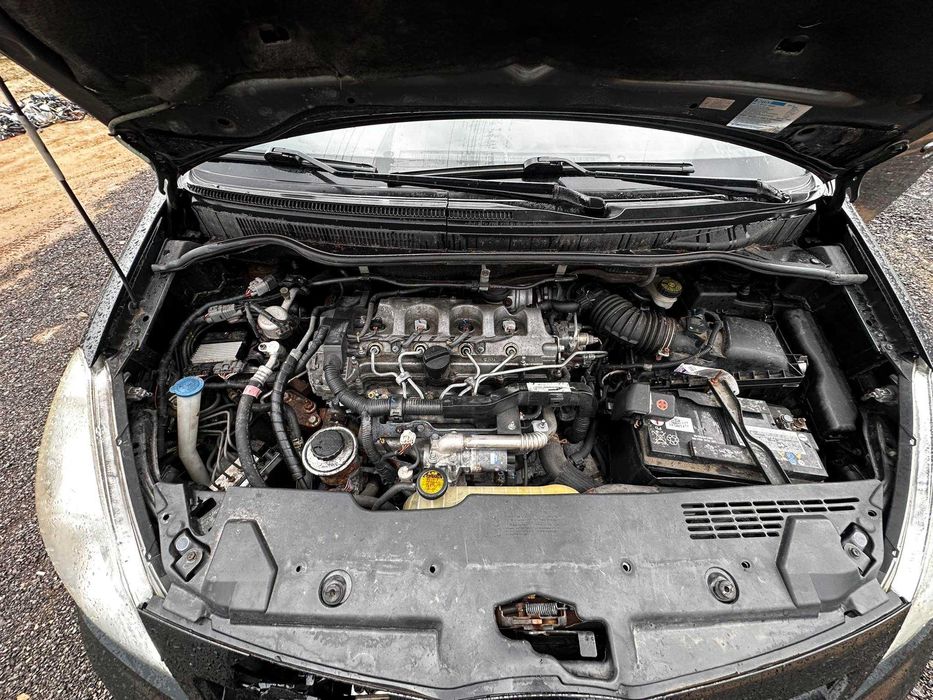 На части: Toyota Corolla Verso 2.2 D-4D (136 к.с.), 2007 г.