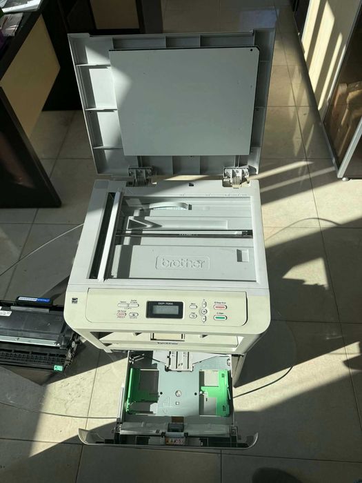Скенер и принтер Brother DCP-7055
