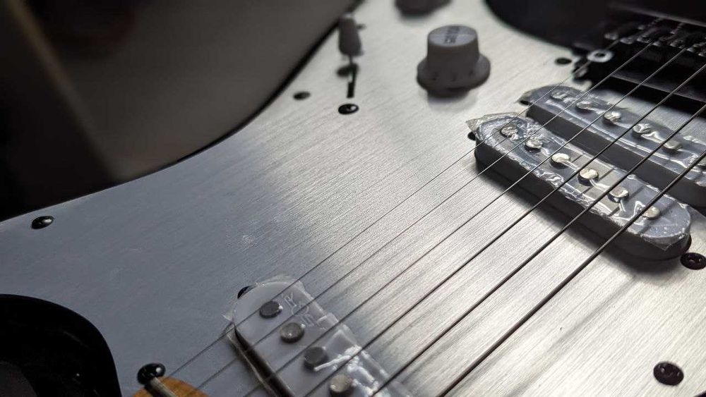 Продается новая электрогитара Fender Squier Contemporary stratocaster