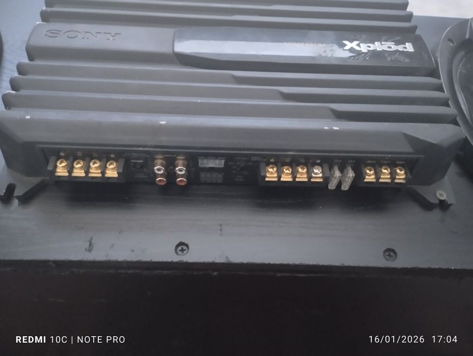 sambufer sotiladi 

usilitel 1000w 
kalonka 400w orginal pioner
subwof