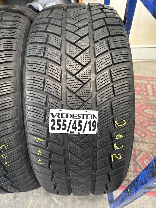 255/45/19 Vredestein M+S