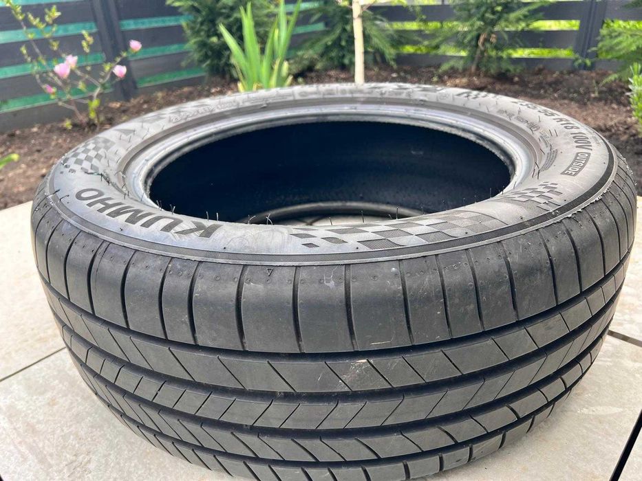 OCAZIE! Set complet anvelope vara KUMHO ECSTA 235/55  R18 100V SUV DOT 5024/ Decembrie 2024 NERULATE
