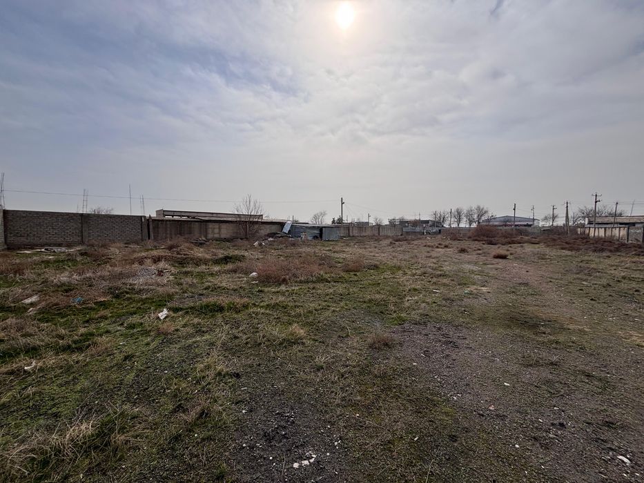 Участок сатамын. Қаланың ішінде