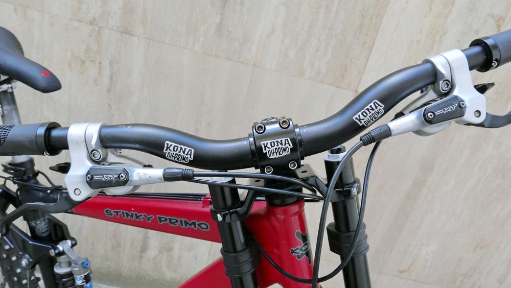 Kona Stinky Primo DH/Freeride 26" – Marzocchi 66 RC2X, Fox Vanilla, Shimano Saint