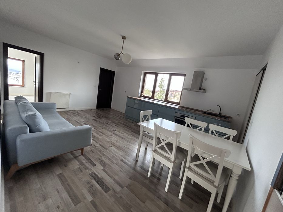 Inchiriez apartament in Zorilor, zona de case, curte