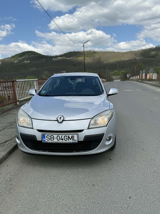 Vând Renault Megane 3 Hatchback 1.6 Benzina