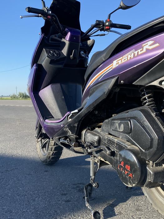 Скутер maxi 180 куб