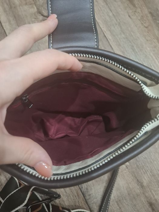 Продам сумку в комплекте 2 ремешка, новая