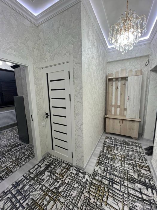 1 хонали 7-каватда янги 8 каватли лифтли дом ор: 5-микрораён Кармен