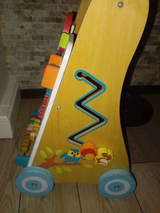 Antemergator lemn și centru de joaca