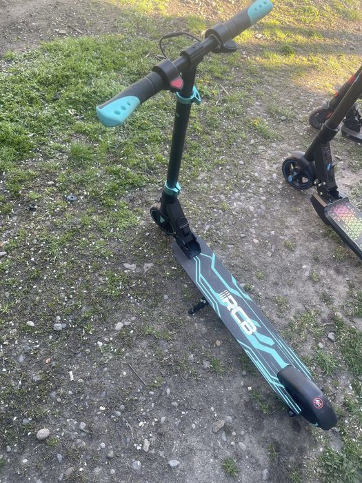 Trotinete electrice pentru copii