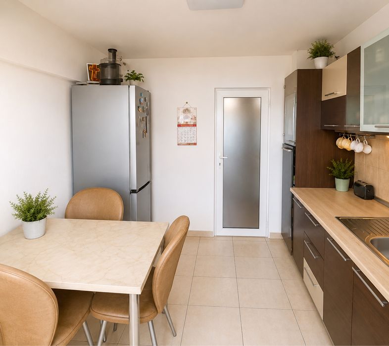 Vand apartament 3 camere Calarasi 4 conf 1 decomandat