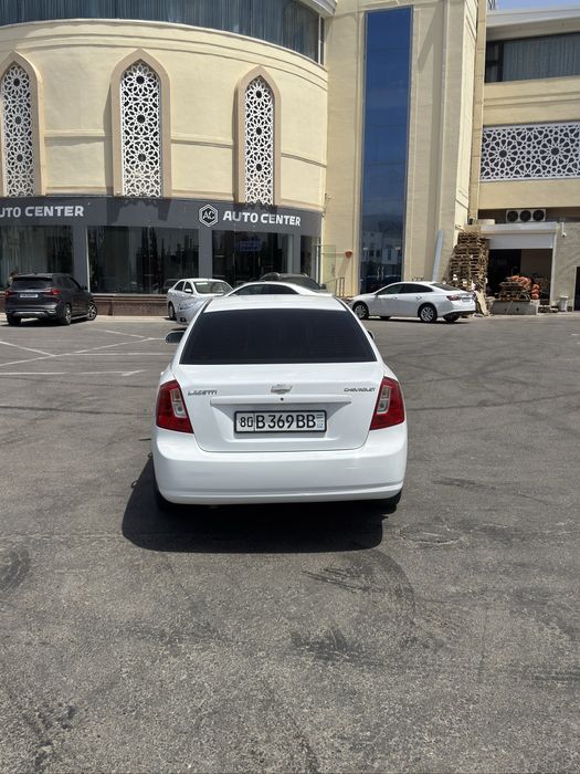Lacetti 1.8 сотилади