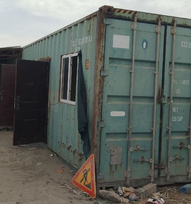 Kanteyner domik sotiladi