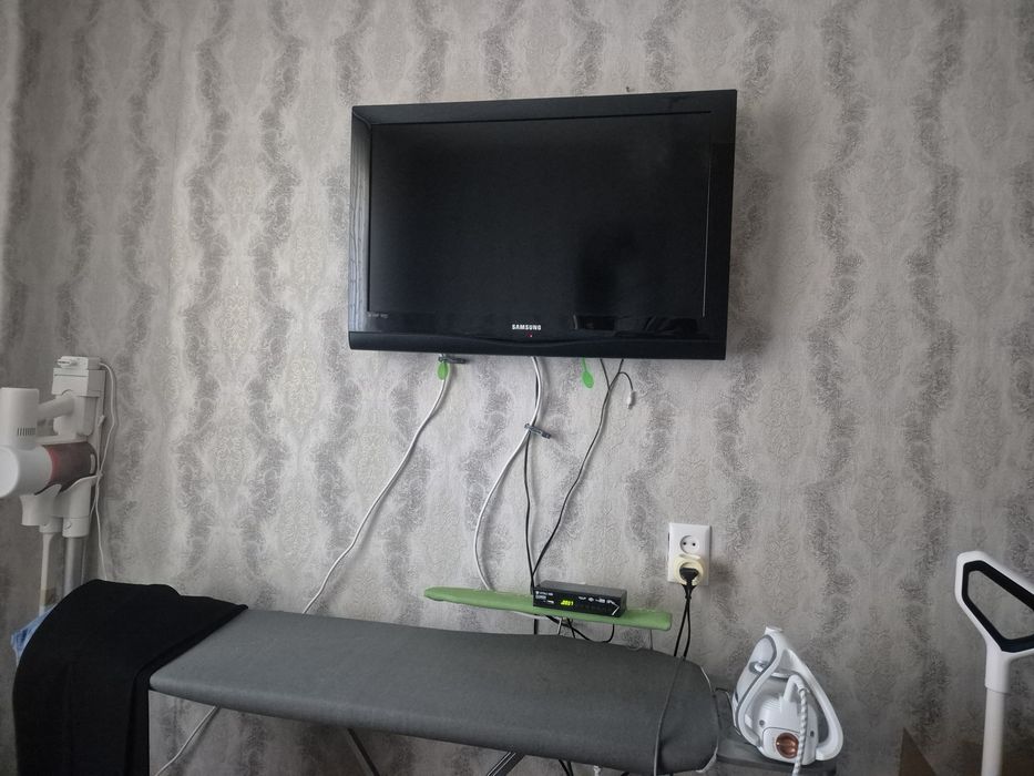 Продам телевизор цветной самсунг