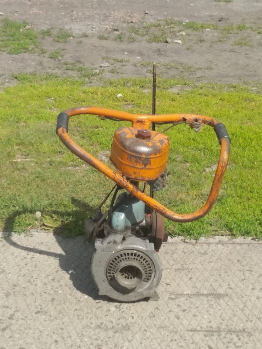 Продам бензапилу дружба.