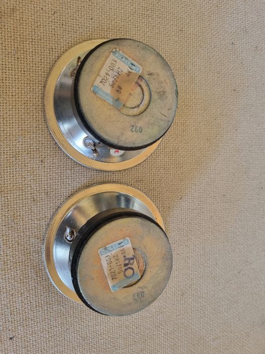 Set Difuzoare Medii Grundig. 4 ohms,10 watts, 8,9 cm. Impecabile