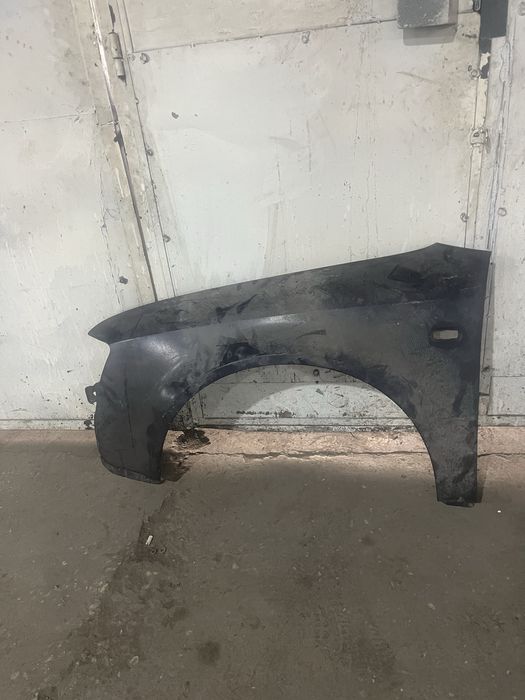 Крыло ауди А 6 С 5 оригинал целое в хорошем состоянии