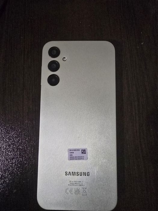 Продавам Samsung A14