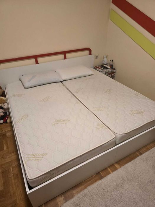 Продажба на спалня с матраци и подматрачна рамка