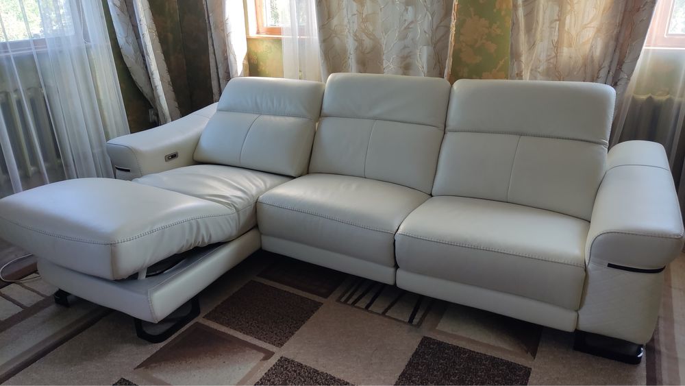 Кожаный диван  Tömo в отличном состоянии