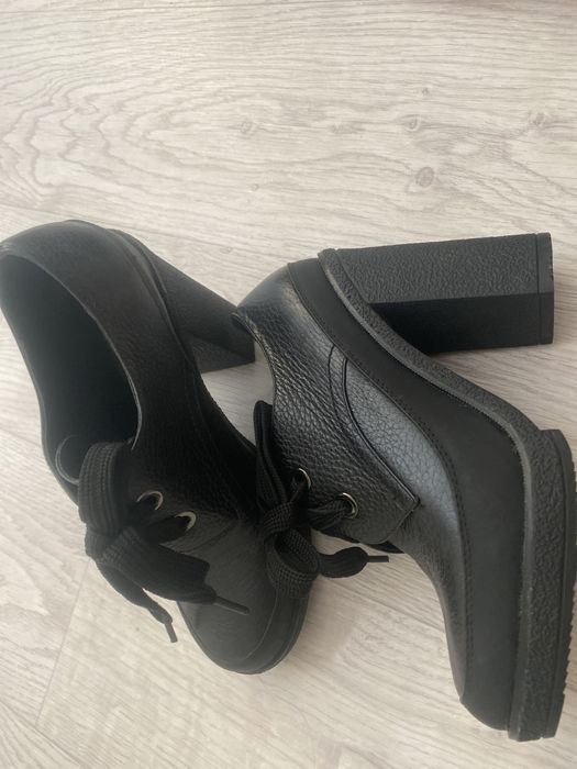 Продам кожаные туфли-ботинки