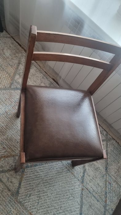 Стулья кухонные  2 штуки