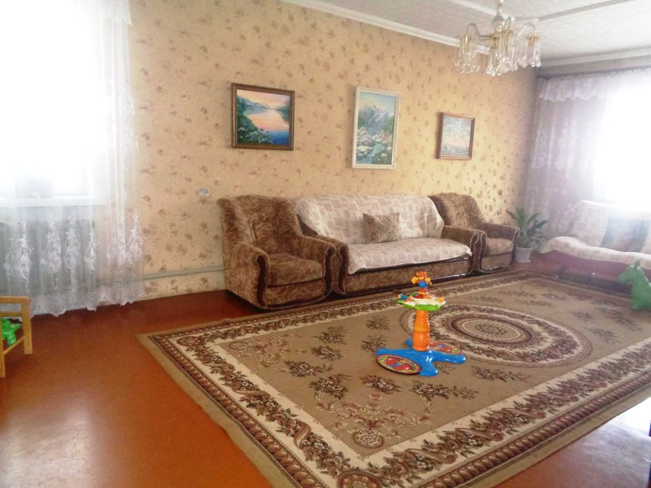 продам двухэтажный дом