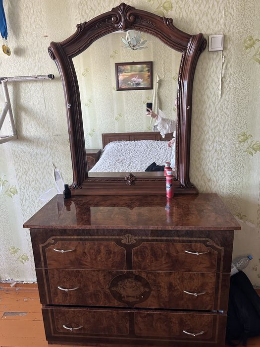 Гарнитур спальный